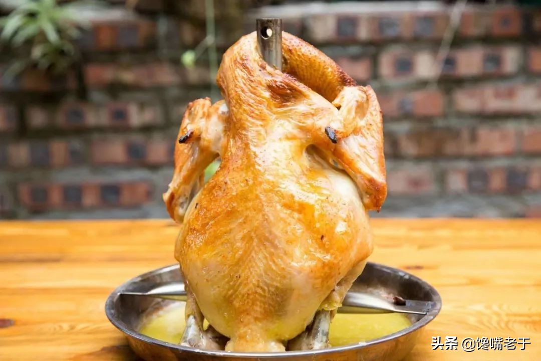 白切鸡骨头里有血是没熟吗,白切鸡骨头带血能吃吗