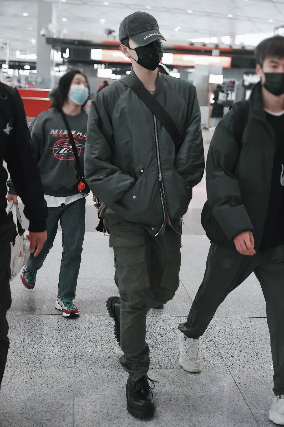 近期男星西装穿搭,一周穿搭男生职场