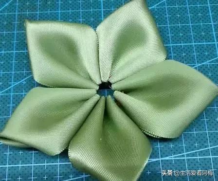 什么纸花送给老师做教师节礼物呢,教师节送给老师一束花手工礼物