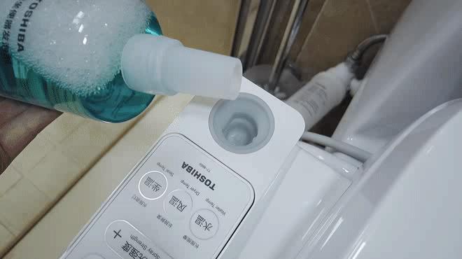 坐着小便溅到马桶边缘怎么回事,蹲马桶小便溅尿怎么办