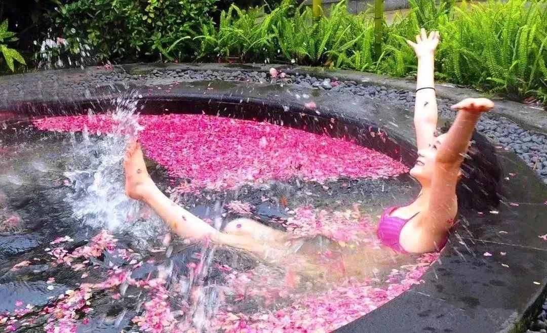 四川夏季适合泡天然温泉的地方,四川春节泡温泉推荐