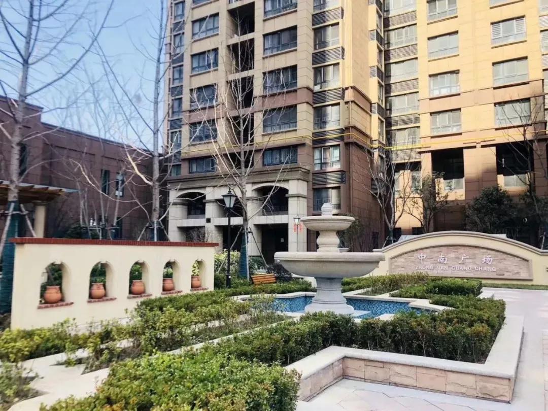 中南广场二期十号楼,中南广场两梯