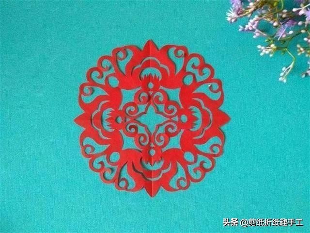 有关非遗小传人剪纸的导入视频,剪纸小手艺分享