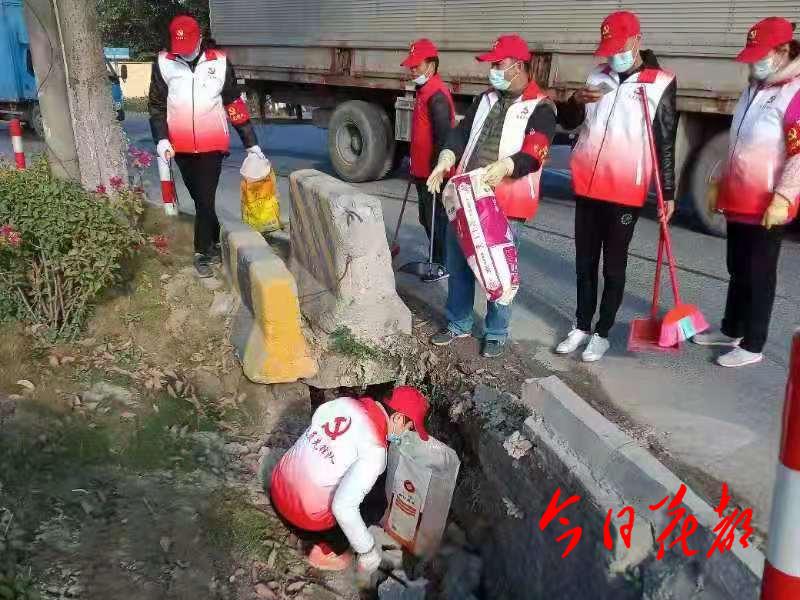 村居人居环境综合整治,清理村居垃圾美化村居环境