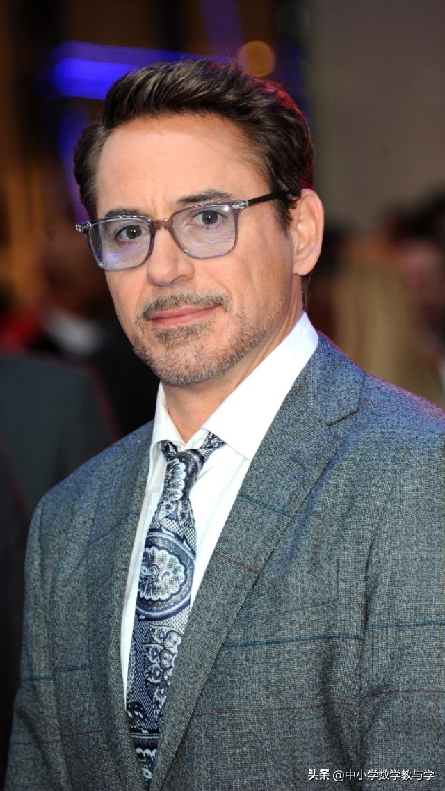 赞教师节的对联,教师节送给各科老师的寄语