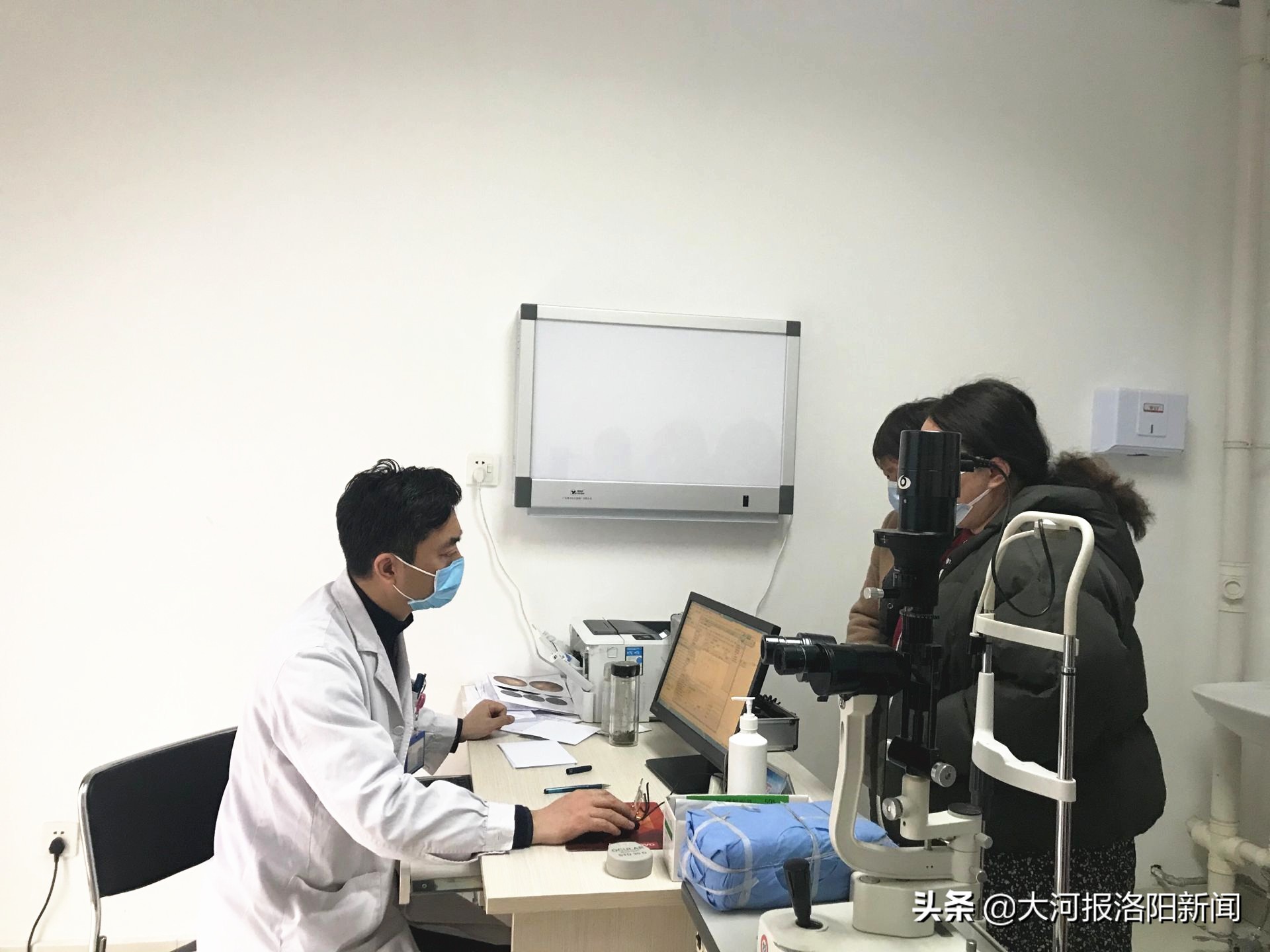 开学将近近视手术又迎高峰期,学生近视门诊数量大增