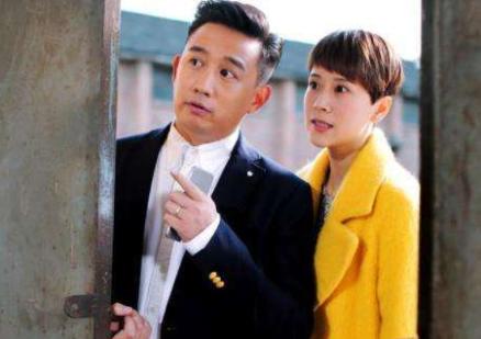 海清晒儿子画画背影图,海清儿子画