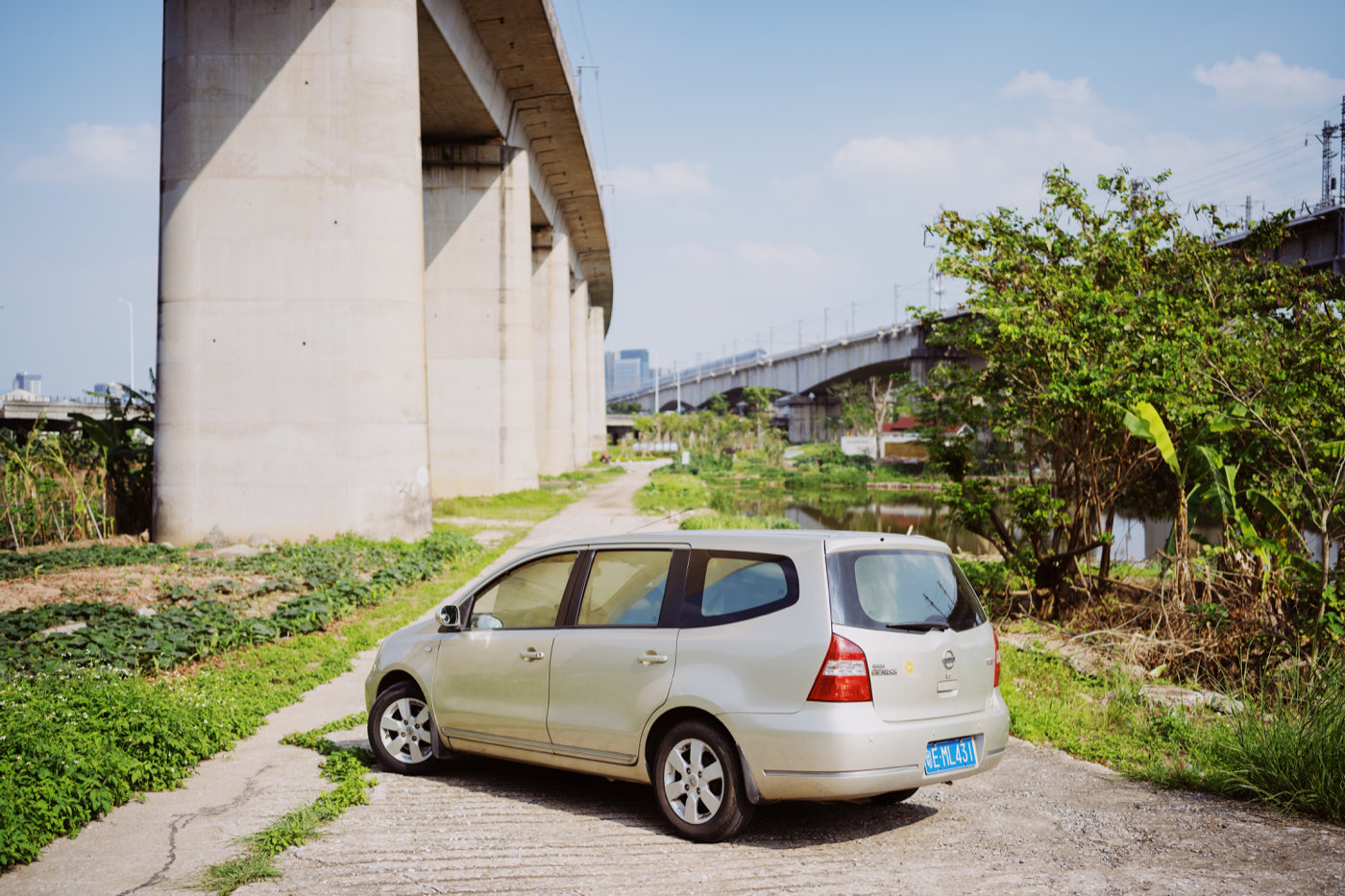 天津日产骊威骏逸,骊威骏逸