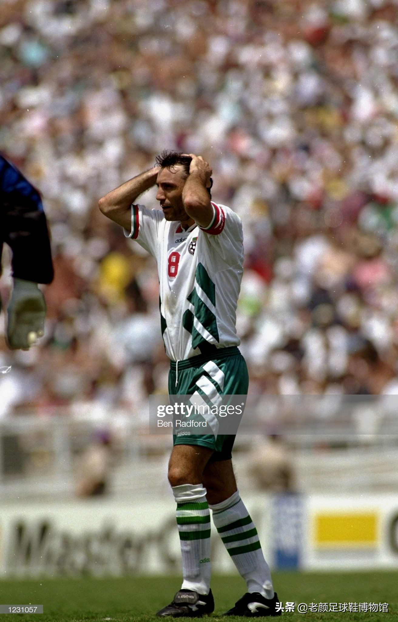 脾气最火爆的巴萨巨星，脚踩皇马球衣和裁判的脚，曾被终身禁赛