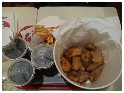 肯德基全家桶值得买吗,肯德基全家桶有多大