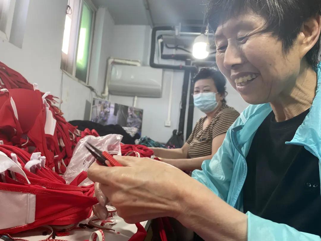 东北小城借泳装产业乘风踏浪,东北泳装工厂