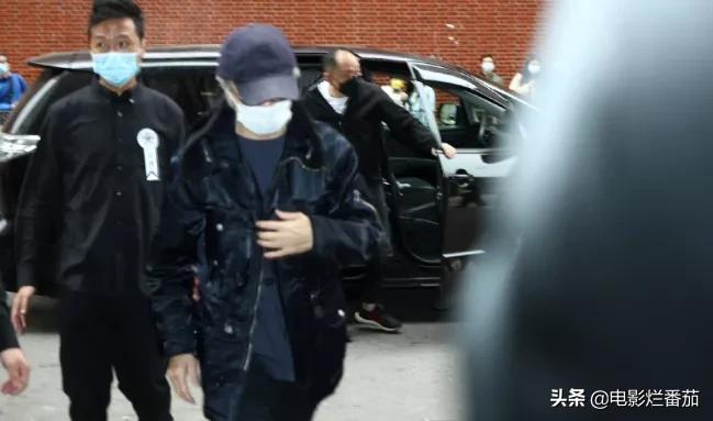 看看周星驰是如何坚持下去的,周星驰低谷时期的生活