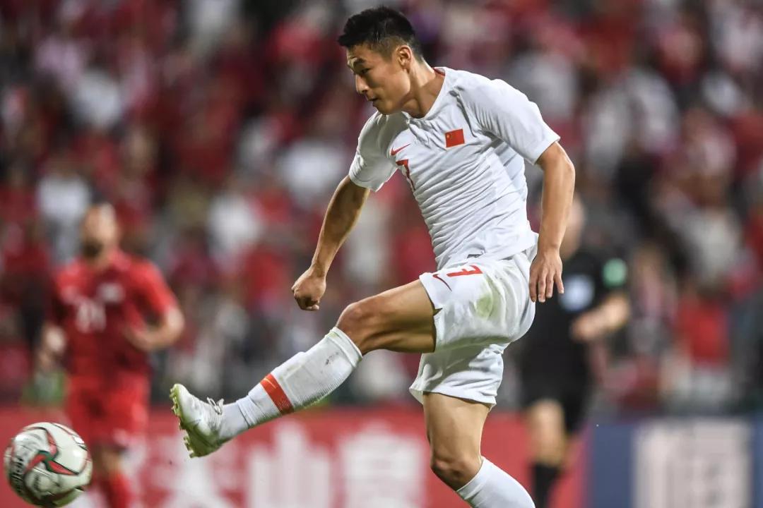 十强赛一球迷豪掷10万买国足赢！店长：他从来只买中国赢