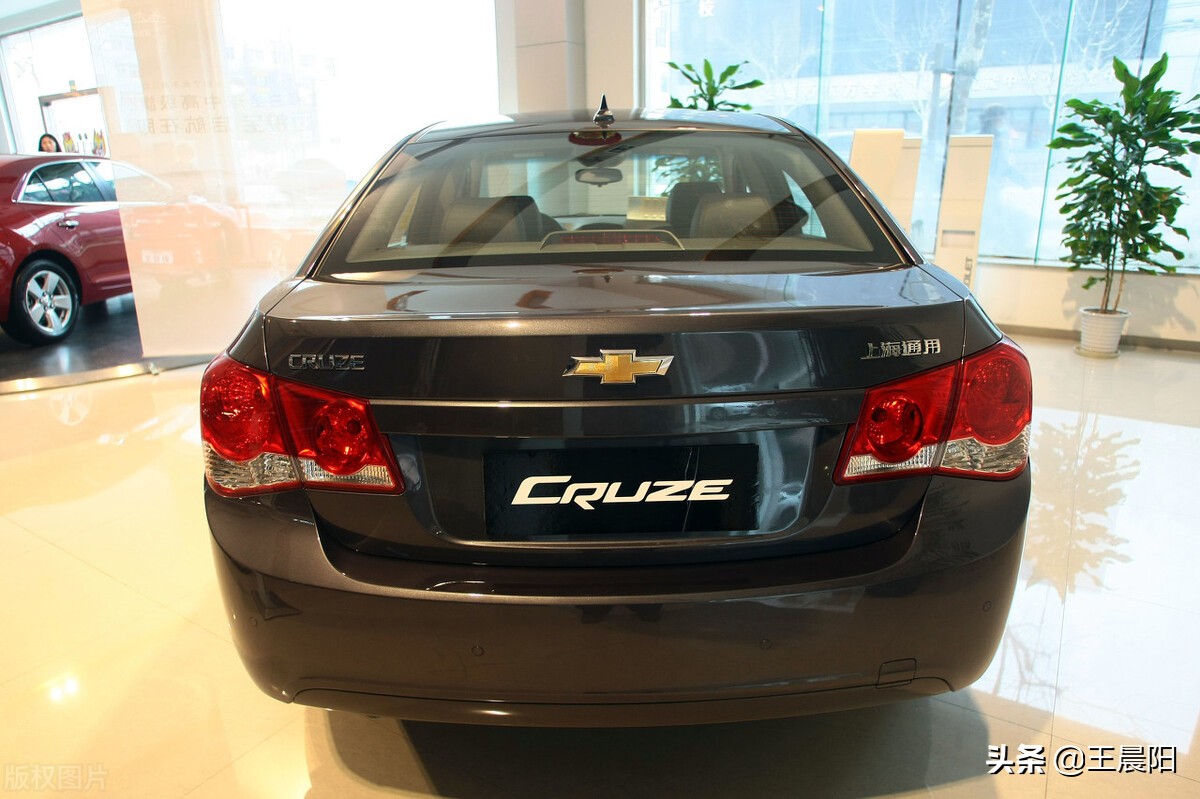 大众朗逸和雪佛兰科鲁兹哪个好,科鲁兹的1.6和朗逸的1.6什么区别