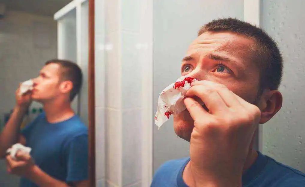 鼻孔会越挖越大吗？挖鼻孔还可能会住进ICU