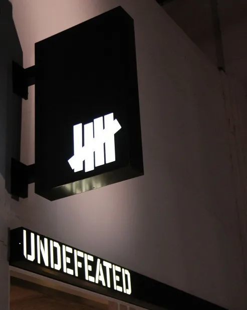 秘！陈冠希和神秘大佬一起拍的Vlog视频，深扒一下，手慢无