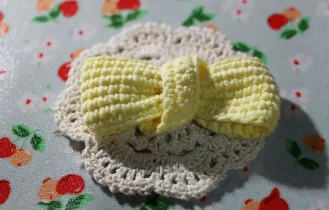 小的丝带蝴蝶结发饰教程,小的蝴蝶结发饰系法