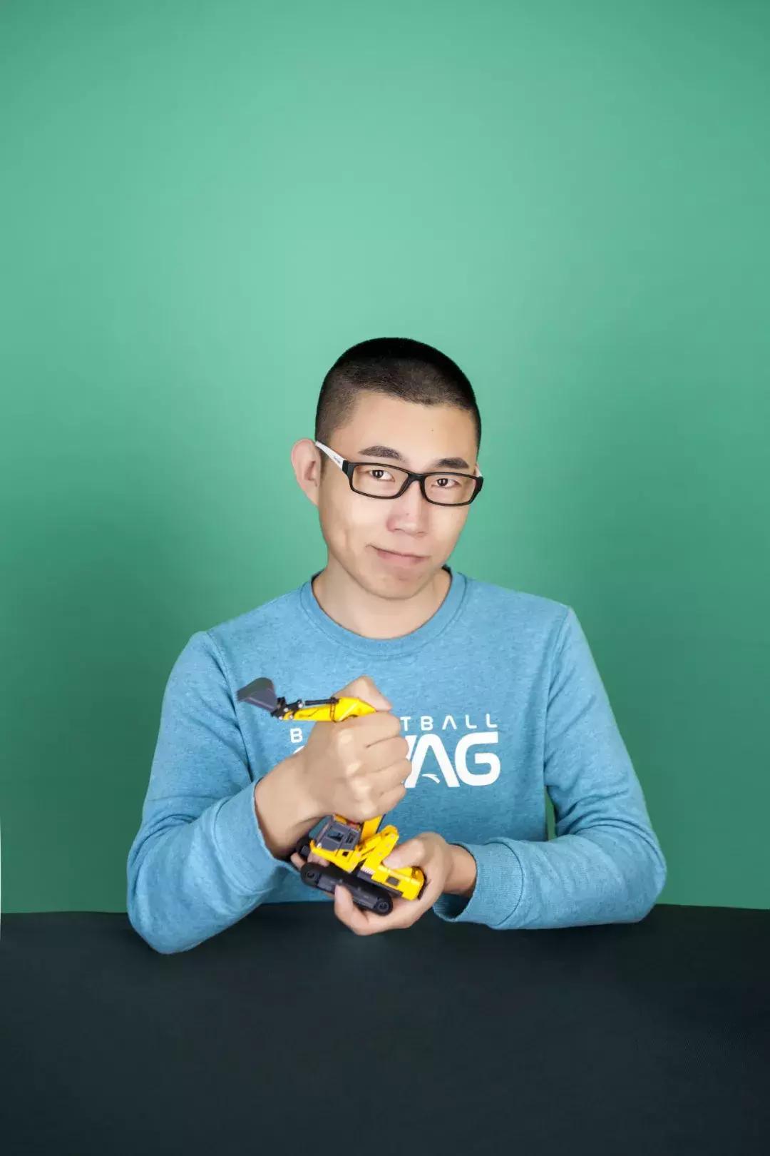 开了10年挖掘机,开了十年挖掘机