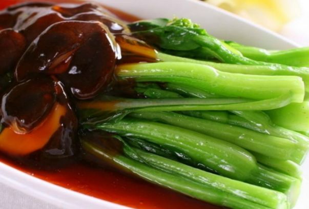 原汁原味汤汁地道的菜芯的做法，清淡美味又营养，“天然青霉素”