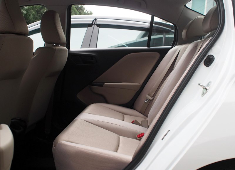 飞度汽车试驾超跑版,试驾飞度2022款