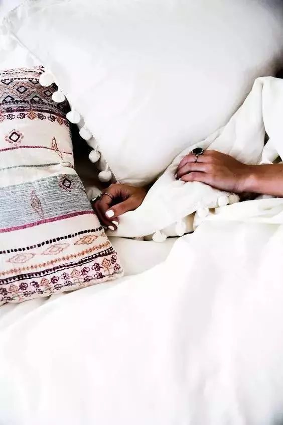 被子放久了潮湿怎么办,被子没有发霉怎么去除异味