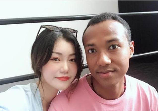 最漂亮的足球球星老婆,中国籍的混血天才足球球员