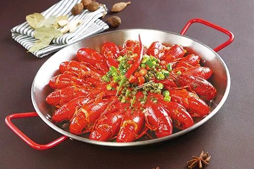 小龙虾虾尾的家常做法,蒜蓉小龙虾的正宗做法