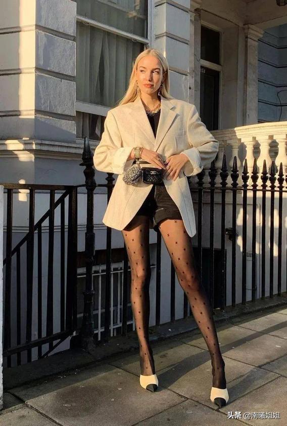 最简单的薄袜怎么穿,夏天长筒袜怎么穿最好看