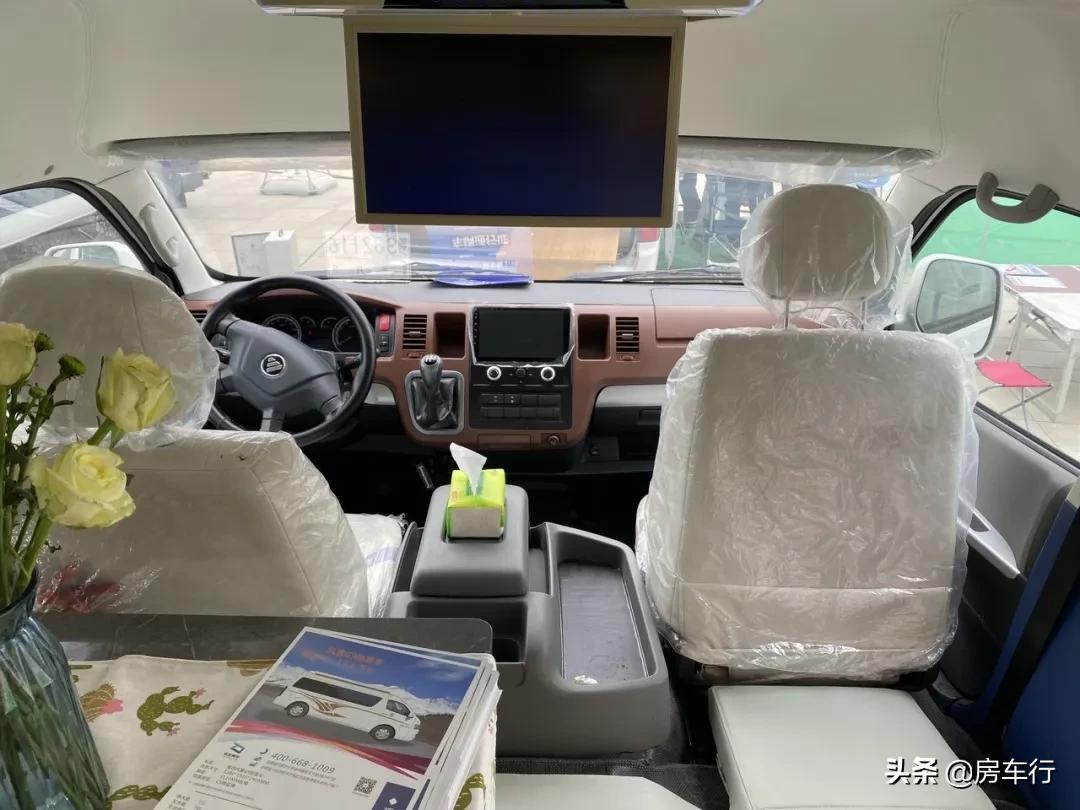 2020款福田g9加长版房车5.99米,18座福田g9二手车