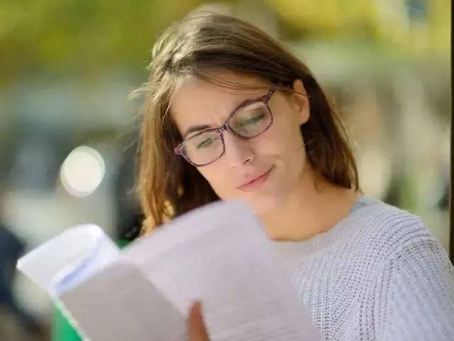 当今人们的三观都在不断的刷新,有些人的三观真是刷新了我的认知