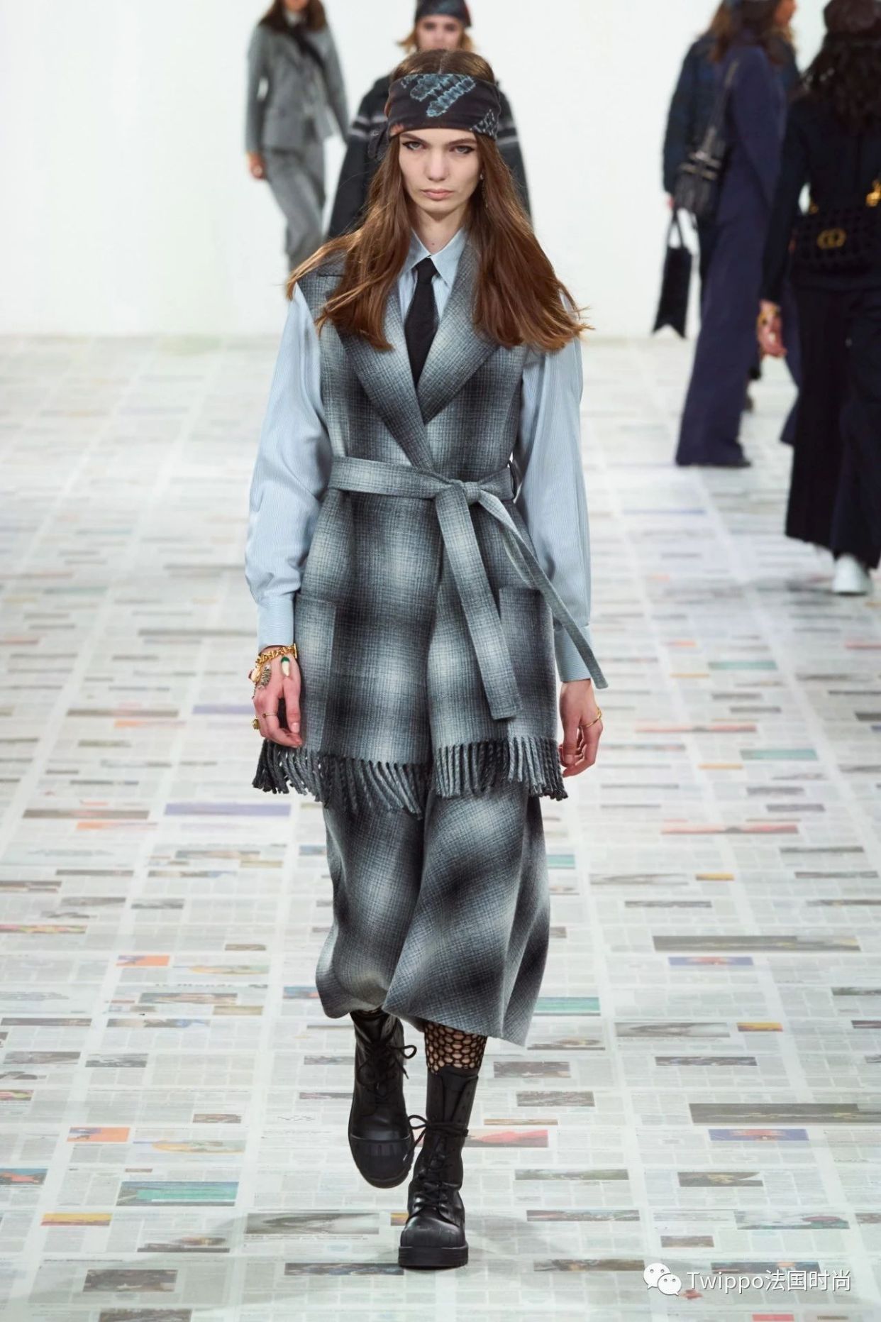 2020秋冬巴黎时装周givenchy秀场 (jacquemus 2020巴黎时装周秀场)