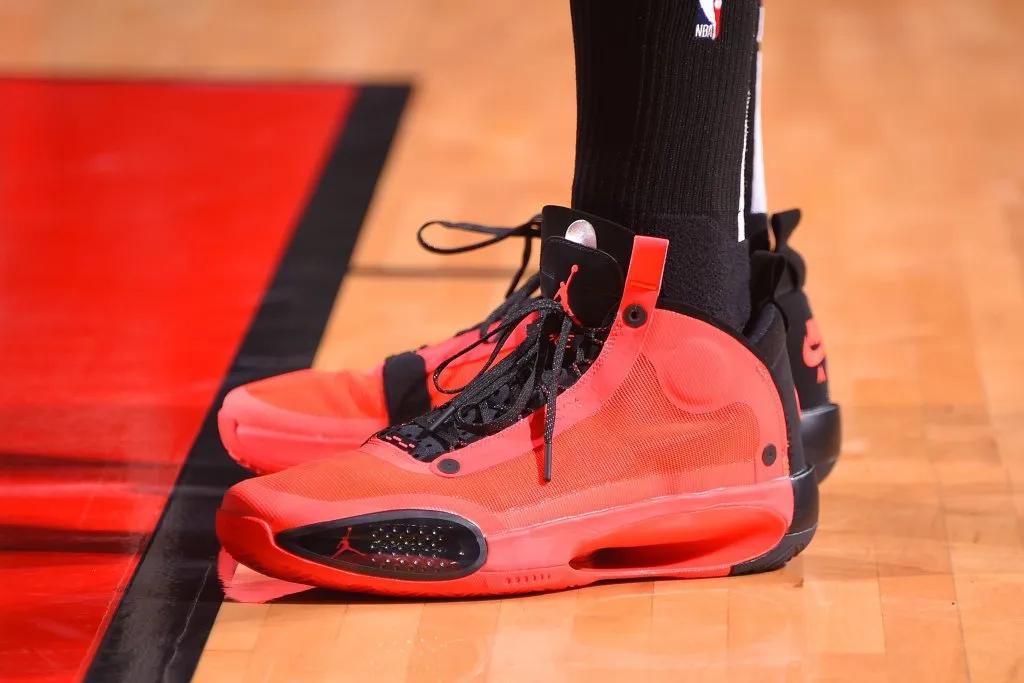 塔克谈最有意义的球鞋,pj塔克上脚最便宜的球鞋