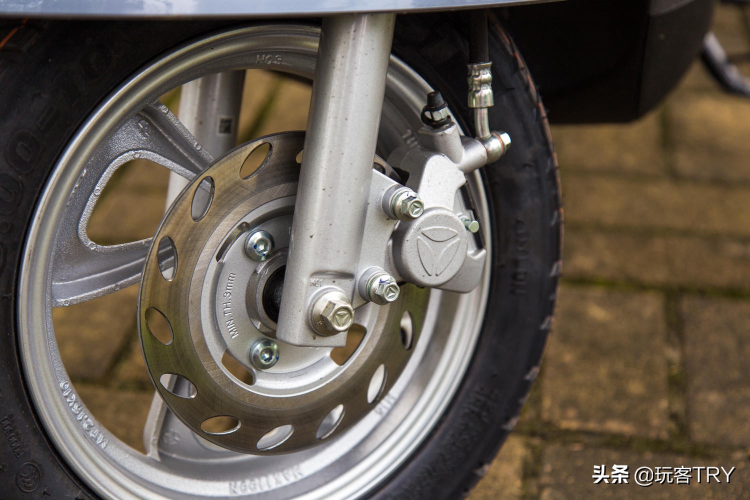 雅迪dm6真实价格,测评一辆1万多的雅迪电动车