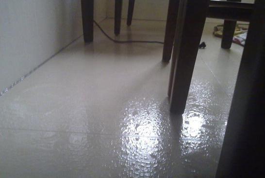 地板发霉的原因及处理方法,地板发霉的原因和处理方法