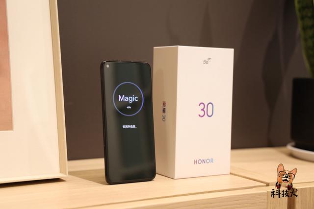 荣耀30麒麟985版,荣耀30战斗力