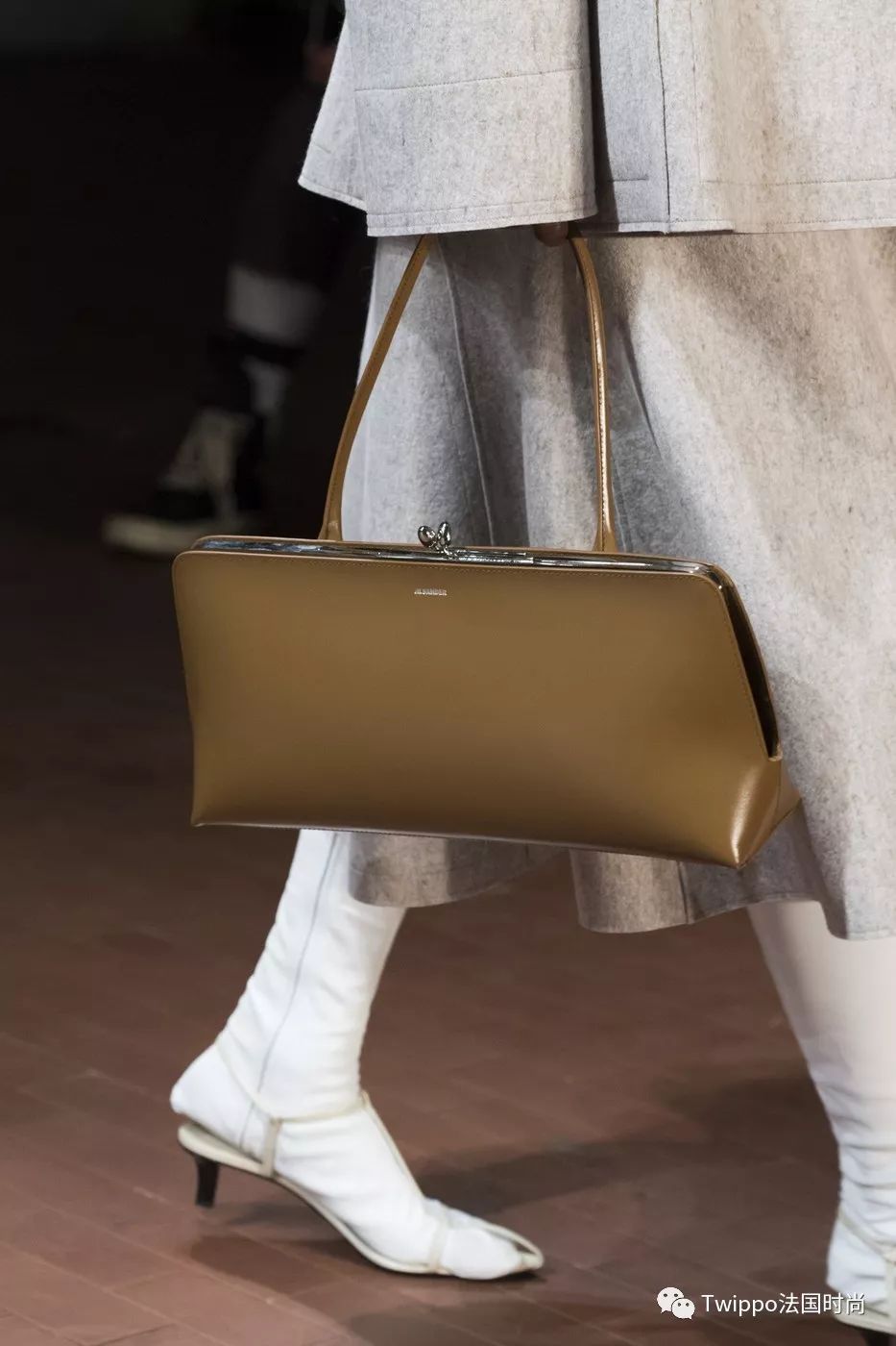 优衣库日本被疯抢,优衣库被哄抢完整版