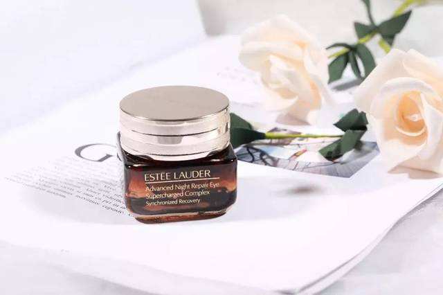 睫毛精保姆教程,教你怎么养成长睫毛