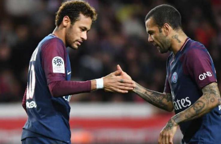 世界第一右边锋足球,世界第一右边锋2019