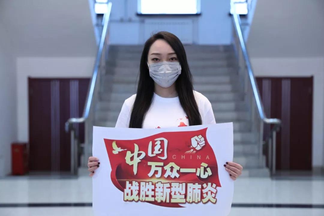 讴歌逆行者礼赞生命作文,众志成城礼赞最美逆行者