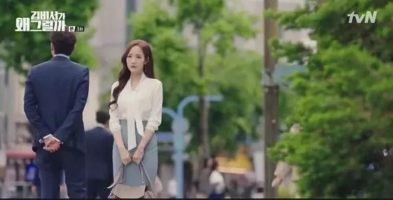 通勤怎么穿才好看,春季通勤怎么穿气质出众呢