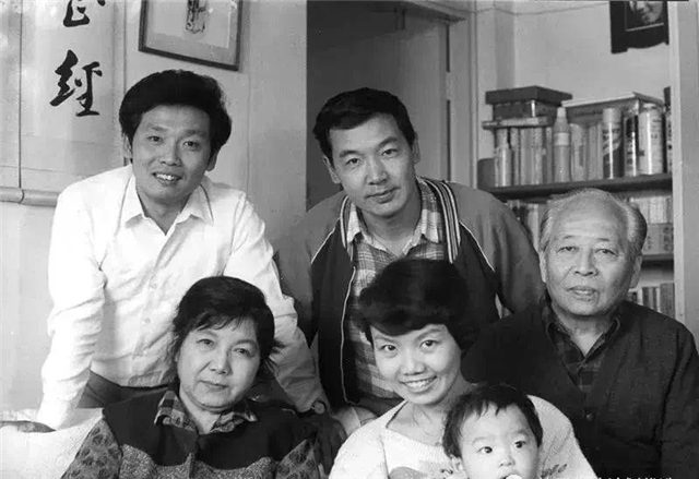 鑰佽垗鍚寸鍏夋柊鍑ら湠,鍚寸鍏夋柊鍑ら湠鐩告俊浠ユ搏