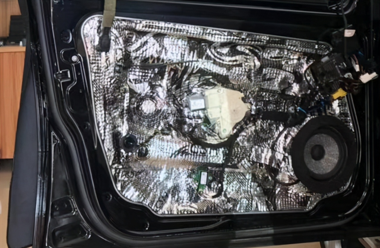 奔驰glk300改声浪,奔驰glc音响改装劲浪适配器