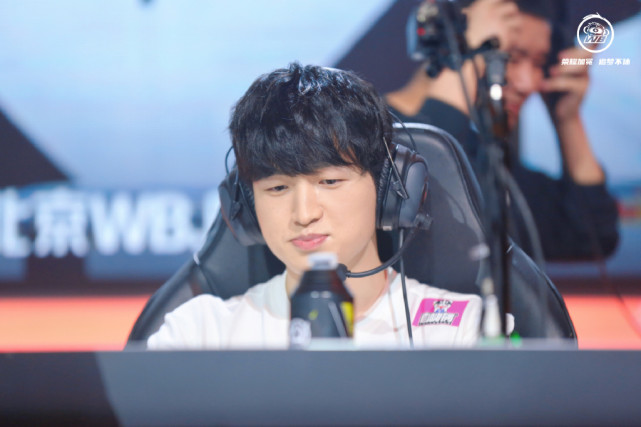 WB俱乐部为河南捐款超百万，暖阳神人让人点赞，诗酒千世确定转会