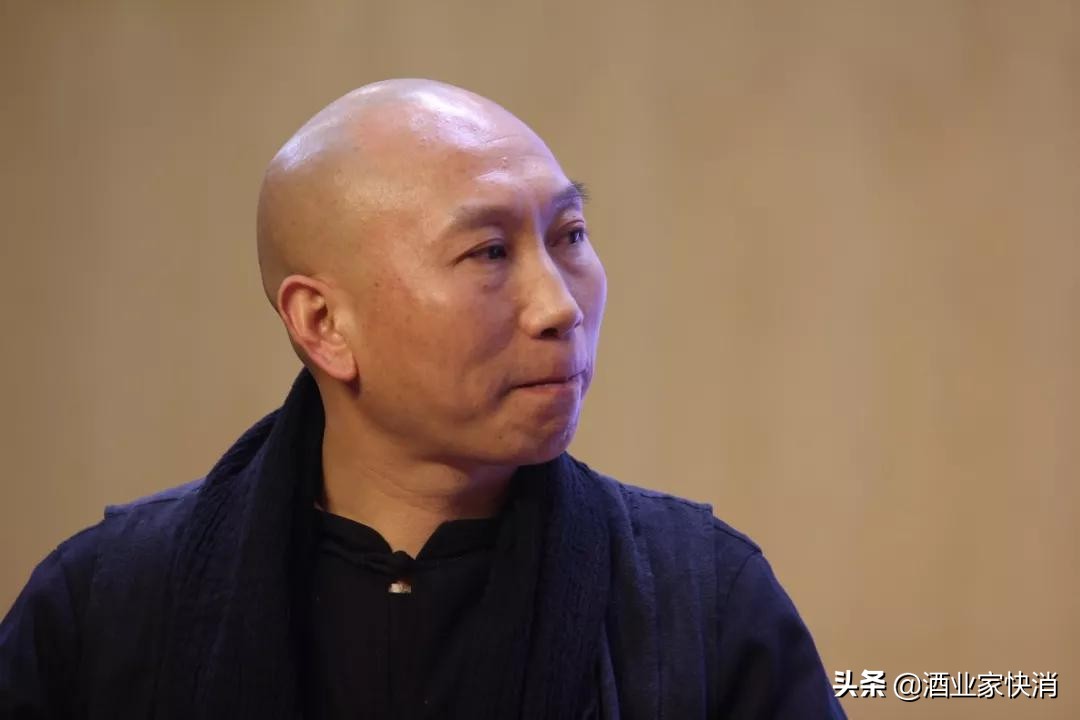 周黑鸭有没有不辣的鸭脖,周黑鸭对比绝味鸭脖