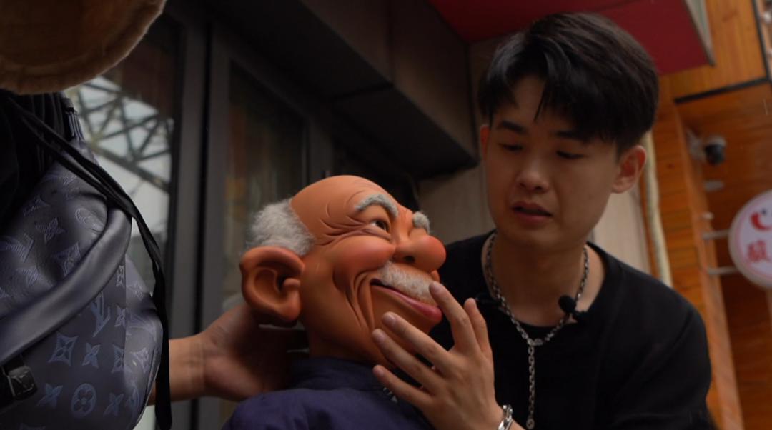 石家庄小伙用腹语拍段子年入千万,石家庄腹语小哥