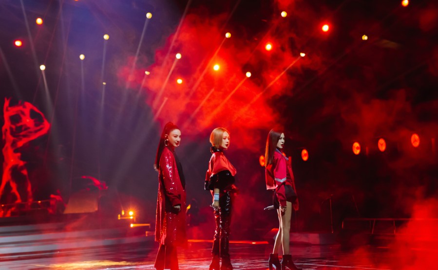 郁可唯耳饰,郁可唯蓝盈莹乘风破浪的姐姐