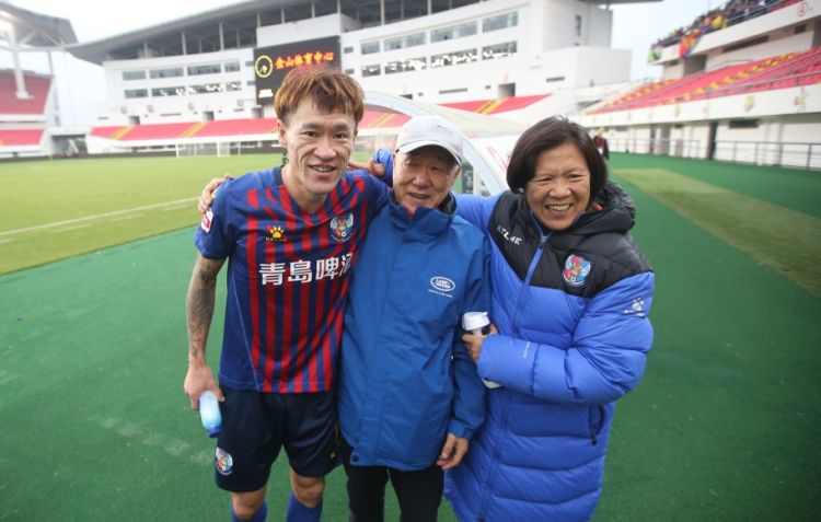 鍐茶秴浜氭嘲,鍐茶秴鐜板満