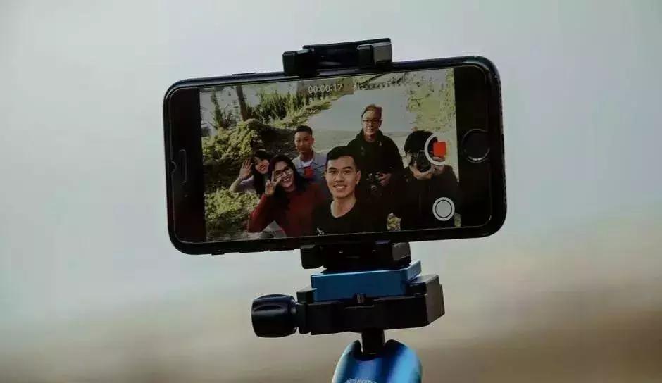 想辞职做个自由职业者靠谱吗,为什么我劝你不要努力工作