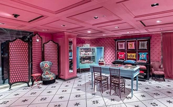 30万的屏风,86万的桌子,当Gucci、爱马仕、LV卖起了家居