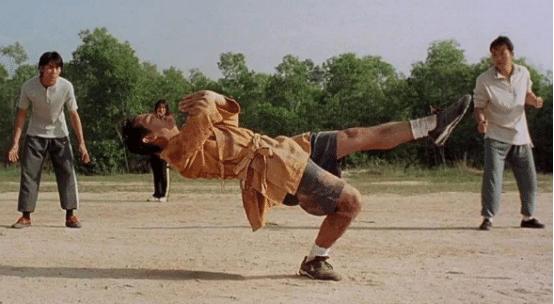 赵薇评价周星驰视频,少林足球周星驰对赵薇说回火星